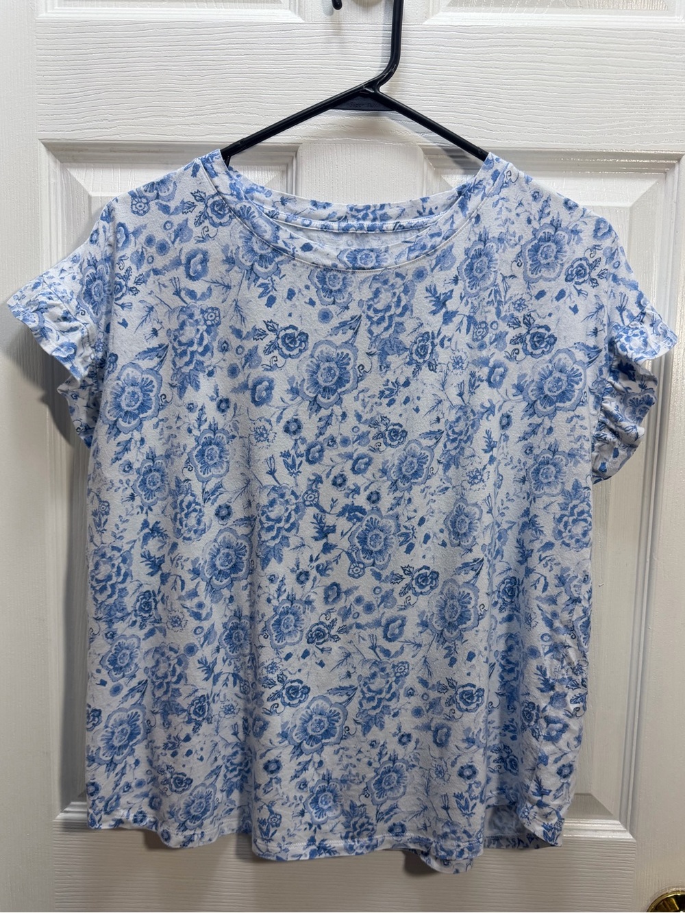 crown & ivy Blue Floral Short Sleeve Tee